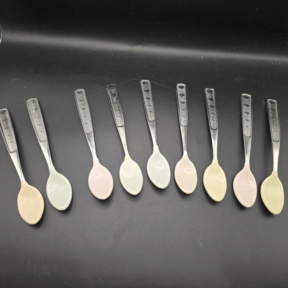 9 Vintage 1996 Baby‎ Spoons With Hearts. Munchkin Inc Stainless